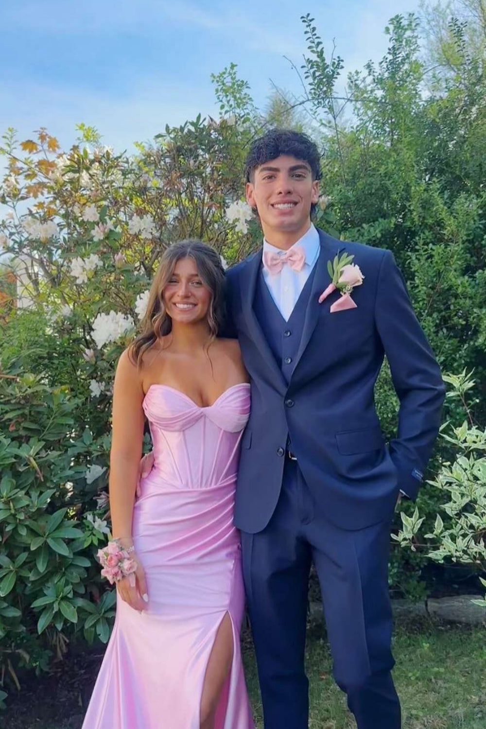 V-neck Pink Pleated Mermaid Long Dress with Slit