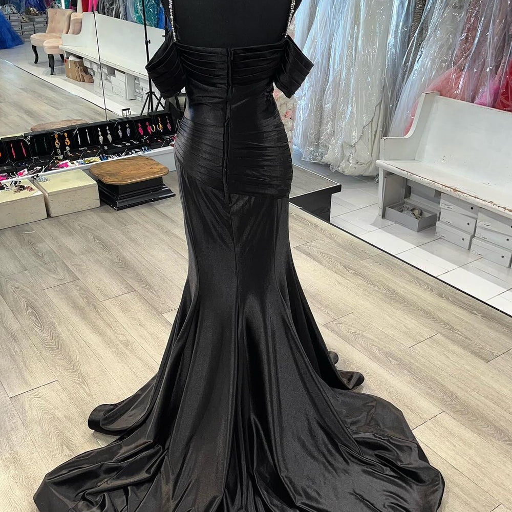 
                      
                        Beaded Black Cold Sleeves Mermaid Long Prom Dress
                      
                    