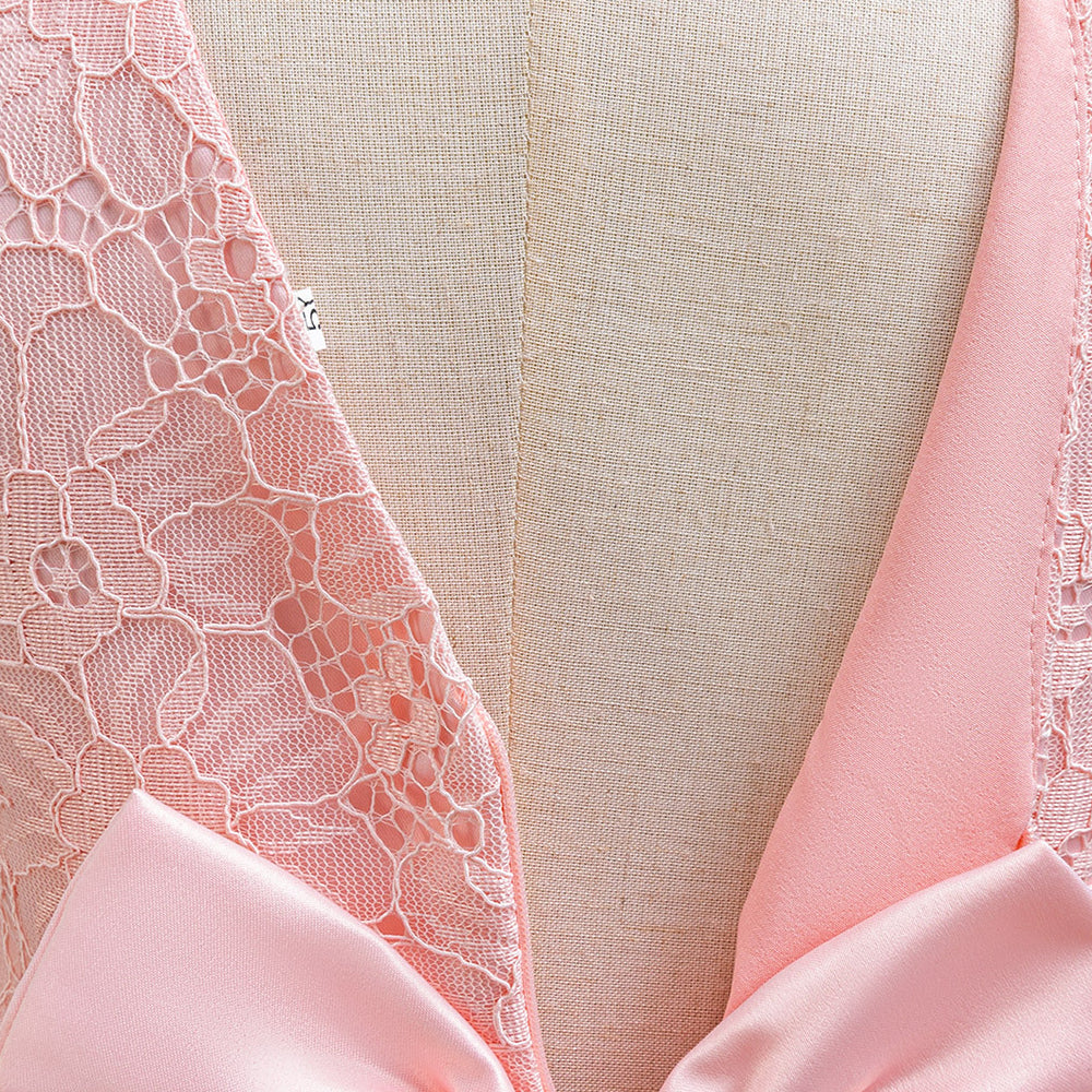 
                      
                        Crew Neck Pink Embroidery Flower Girl Dress
                      
                    