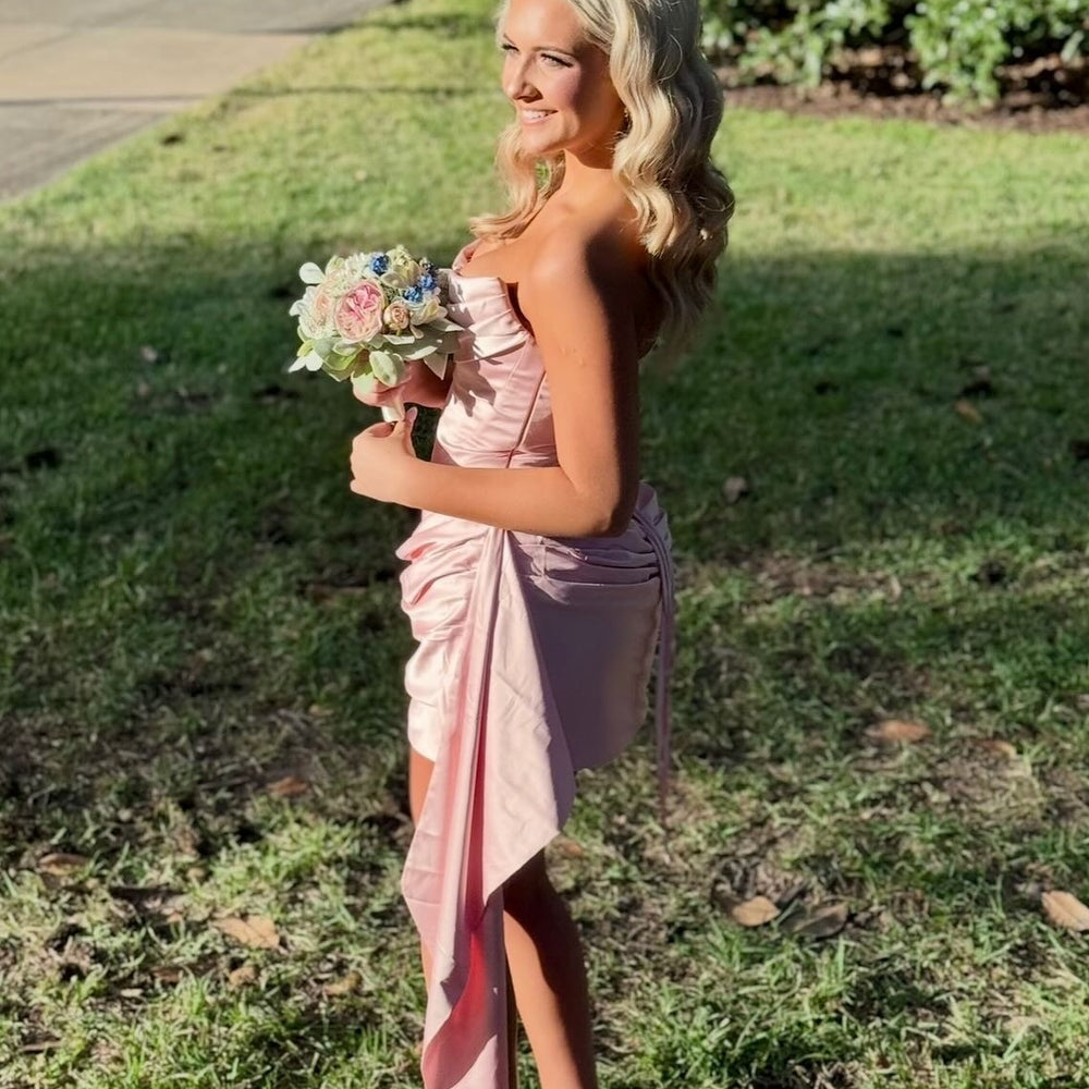 
                      
                        Cowl Neck Light Pink Short Dress with Side Train
                      
                    