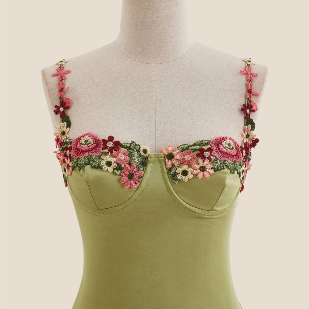 
                      
                        Green Floral Embroidery Short Princess Dress
                      
                    