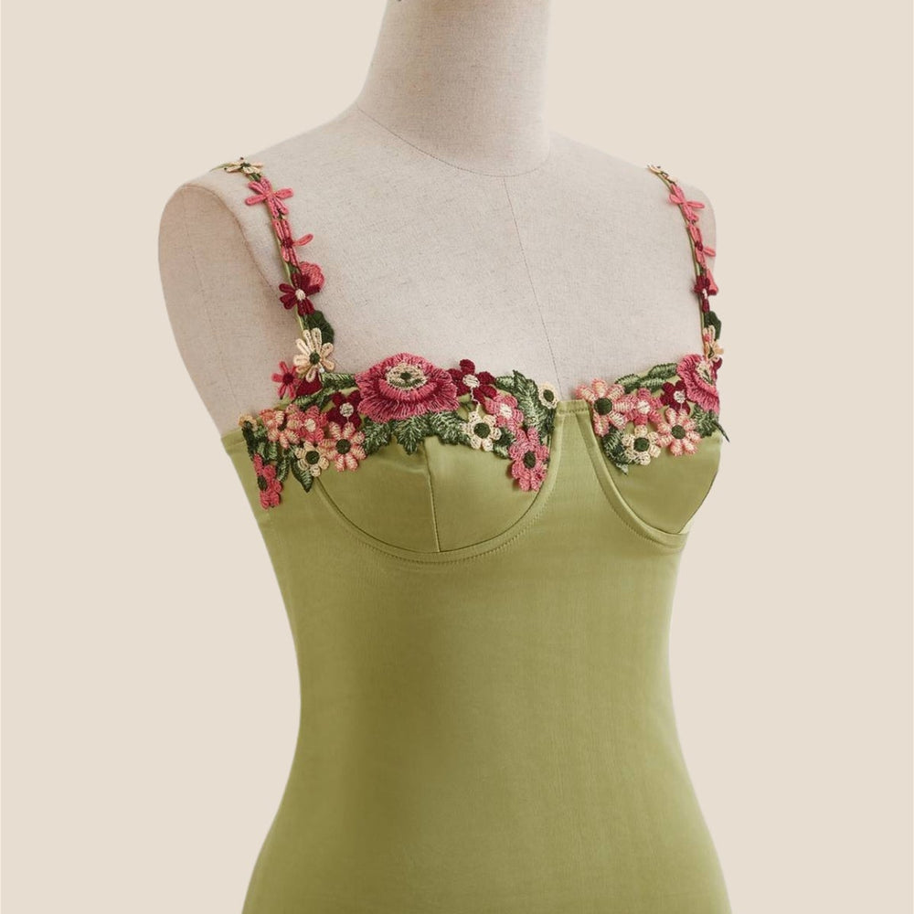 
                      
                        Green Floral Embroidery Short Princess Dress
                      
                    