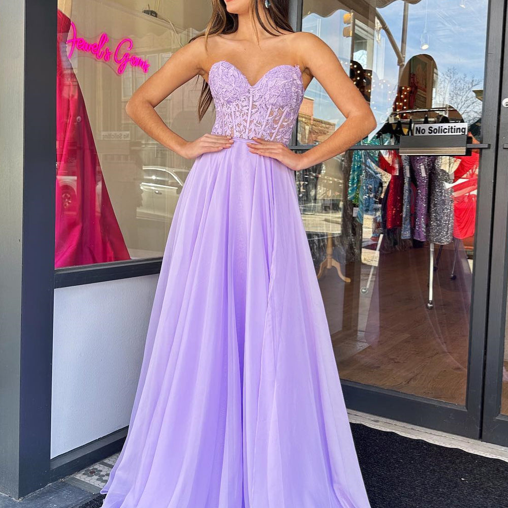 
                      
                        Lavender Appliques Long Dress with Detachable Sleeves
                      
                    