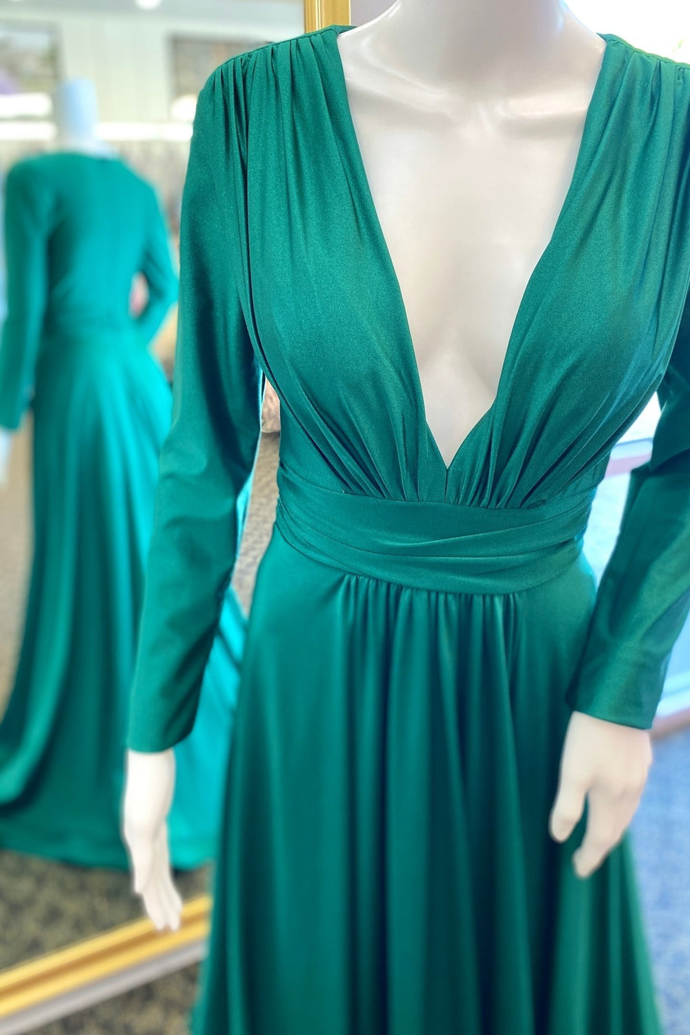 Long Sleeves Green V Neck Long Prom Dress