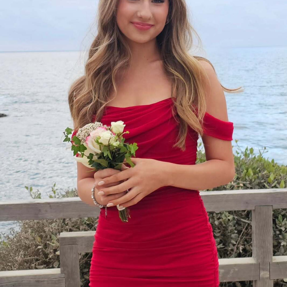 
                      
                        Off the Shoulder Red Ruched Sheath Long Dress
                      
                    