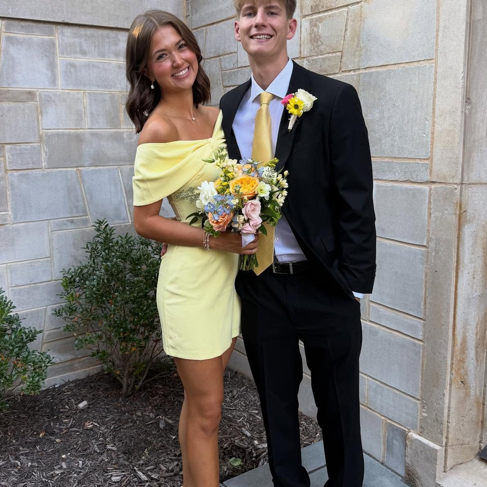 
                      
                        Off the Shoulder Yellow Bow Short Dress
                      
                    