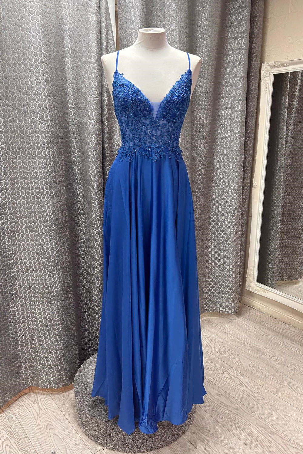 Royal Blue Lace Appliques Long Formal Dress