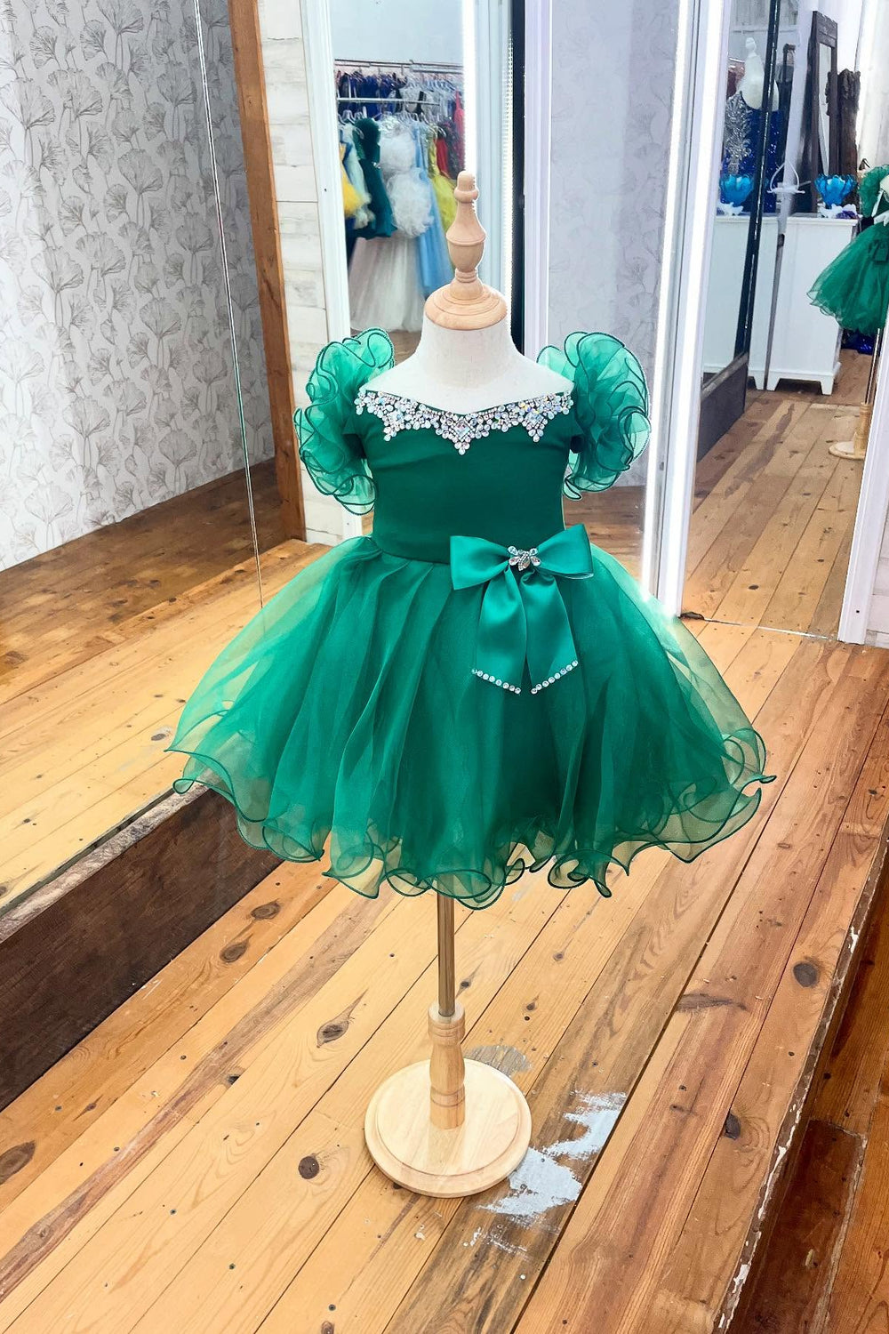 Ruffle Straps Emerald Green Girl Pageant Dress with Bow