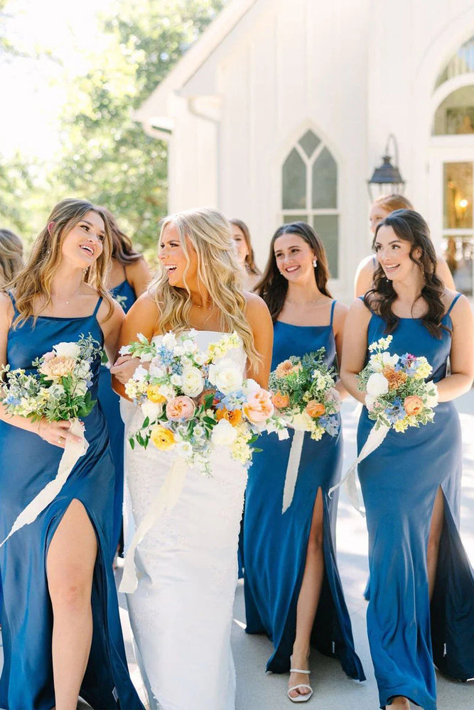 
                      
                        Square Neck Blue Back Bow Bridesmaid Dresses with Slit
                      
                    