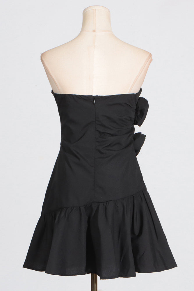 
                      
                        Strapless Black Ruffled Hem Short Dress with Rosette
                      
                    
