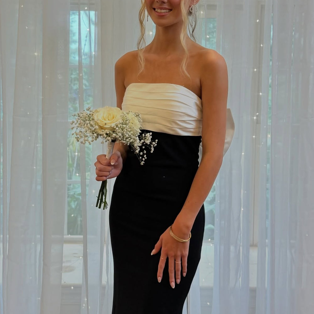 
                      
                        Strapless Black and White Back Bow Long Dress
                      
                    