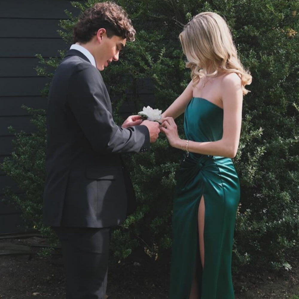 
                      
                        Strapless Emerald Green Twist Column Long Dress with Slit
                      
                    