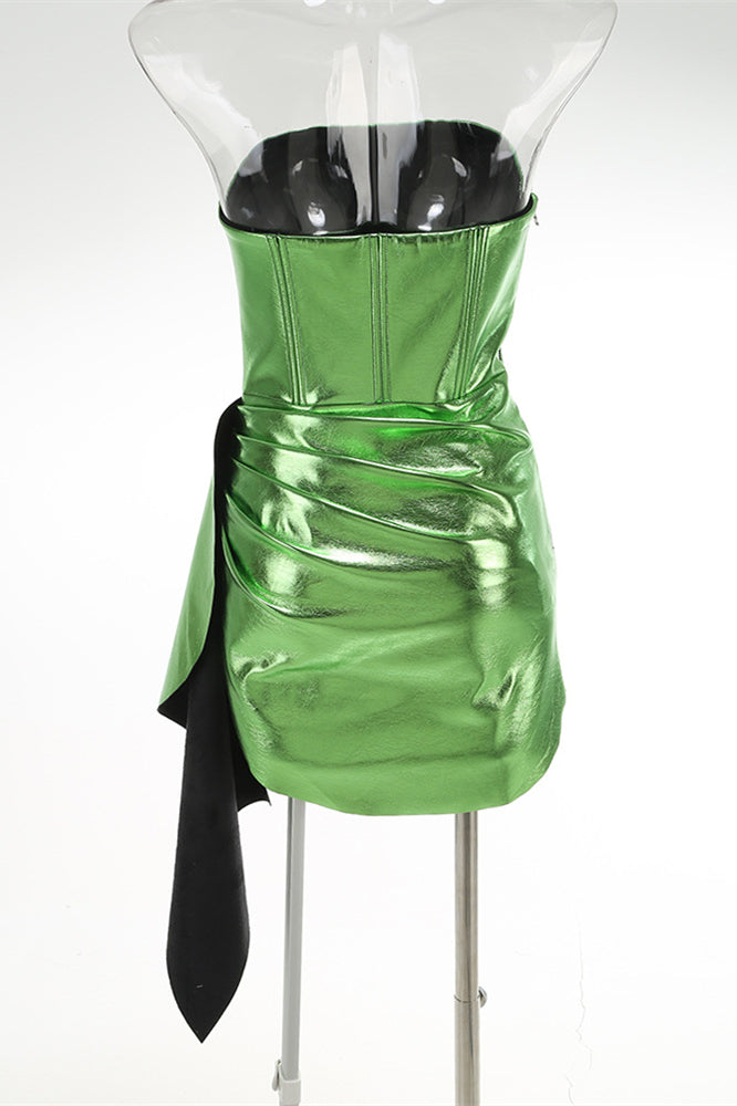 
                      
                        Strapless Green Ruched Short Dress with Streamer
                      
                    