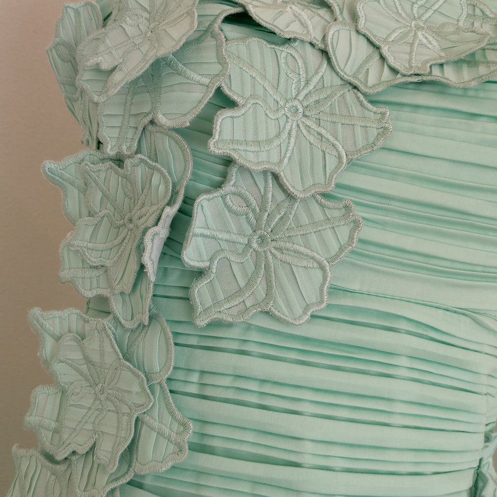 
                      
                        Strapless Mint Green Floral Appliques Bud Dress
                      
                    