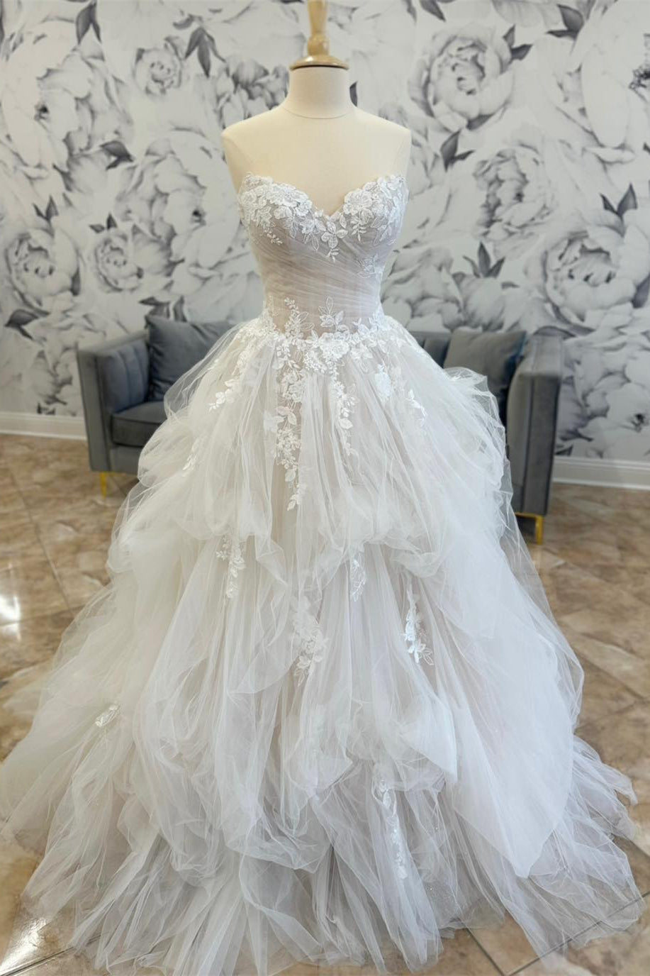 Strapless White Appliques Ruffled Wedding Dress