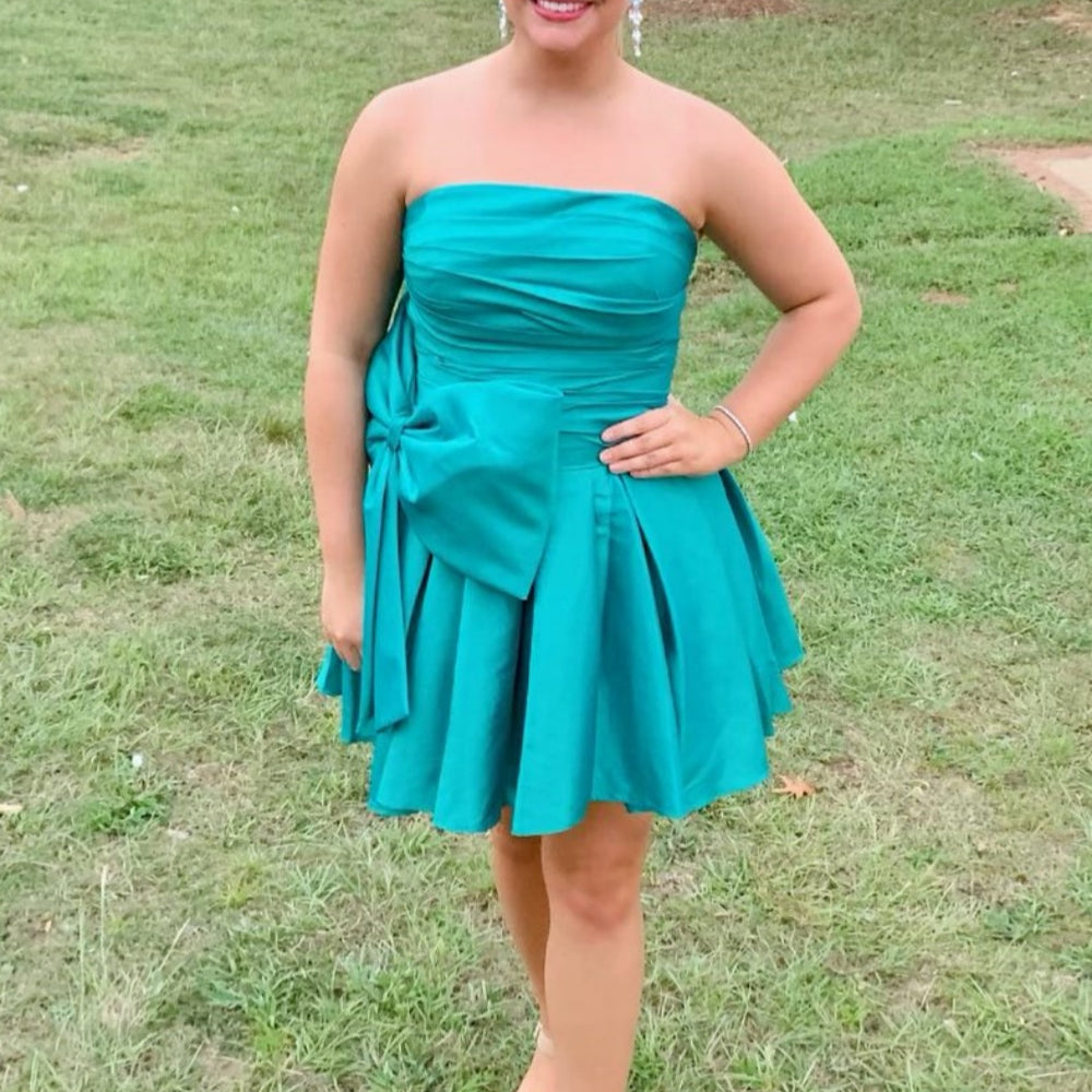 
                      
                        Strapless Black Ruched Short Dress with Bow
                      
                    