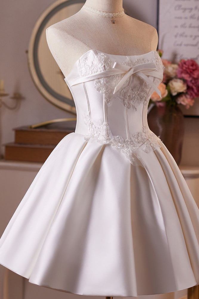 
                      
                        Strapless White Bow Front Appliques A-line Short Dress
                      
                    