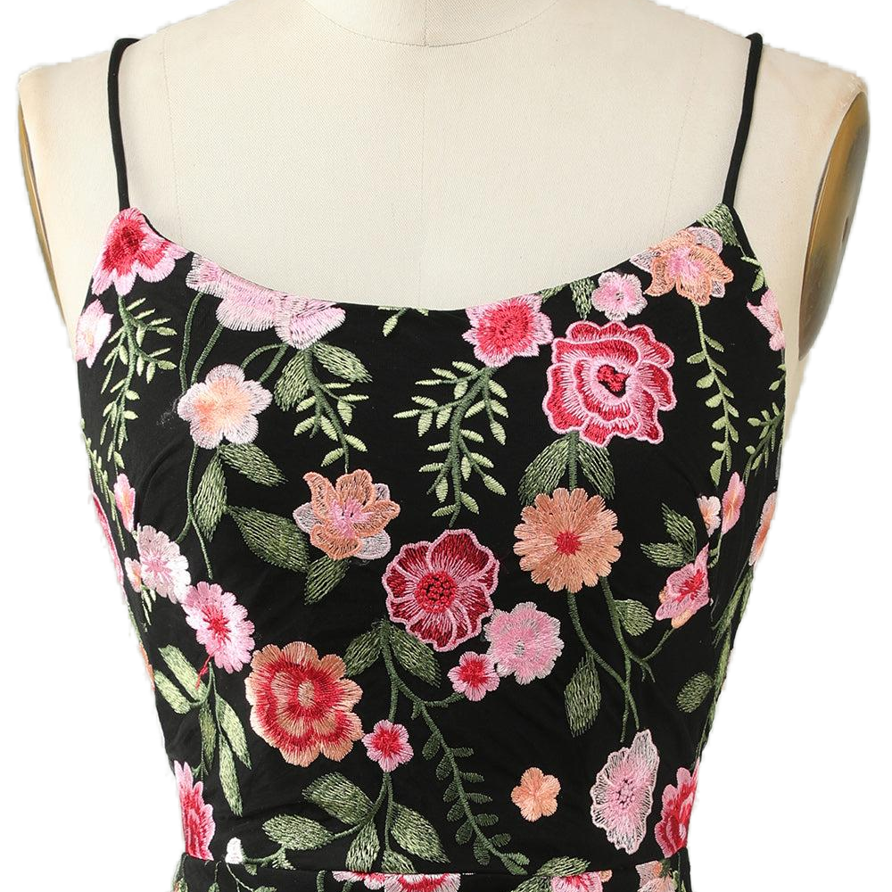 
                      
                        Straps Black Flower Embroidery Bodycon Short Dress
                      
                    