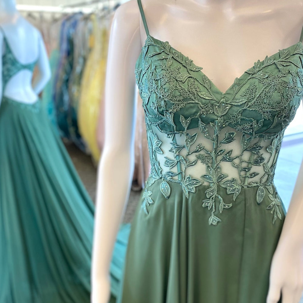 
                      
                        Straps Yellow Lace Appliques Long Prom Dress
                      
                    