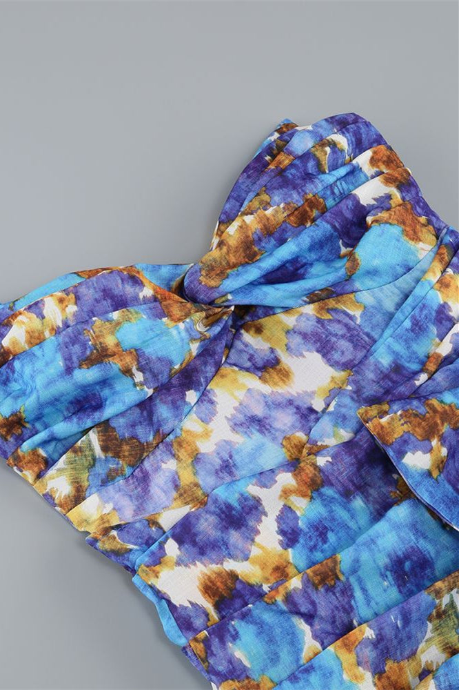 
                      
                        V-neck Blue Floral Print Romper with Streamer
                      
                    