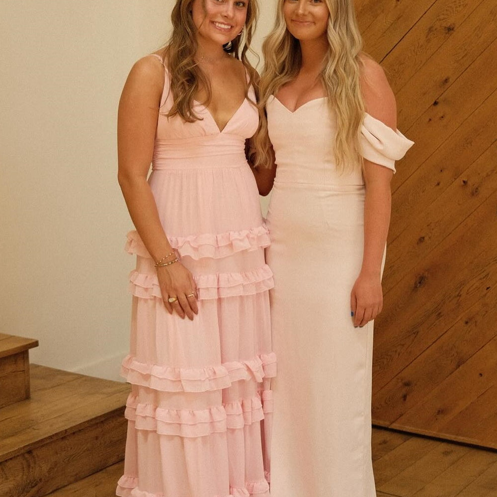 
                      
                        V-neck Pink Ruffle Hem Chiffon Bridesmaid Dress
                      
                    