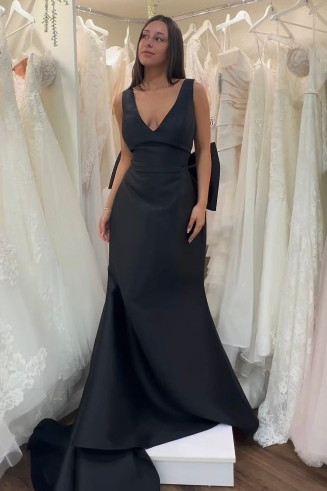 
                      
                        V-neck Wine Red Back Bow Bridesmaid Dress
                      
                    