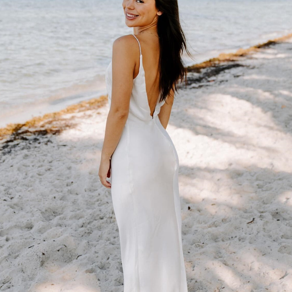 
                      
                        V-neck Yellow Sheath Long Dress with Diamond Straps
                      
                    