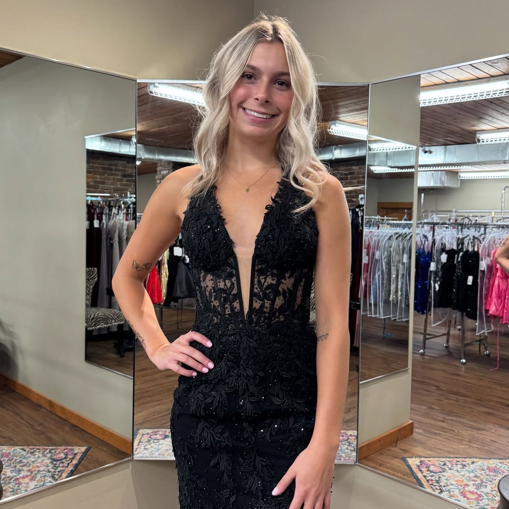 
                      
                        Halter Pink Appliques Bodycon Short Dress
                      
                    