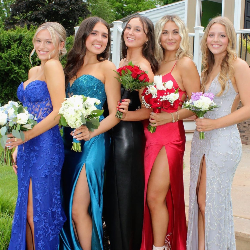 
                      
                        Strapless Yellow Lace Appliques Long Prom Dress
                      
                    